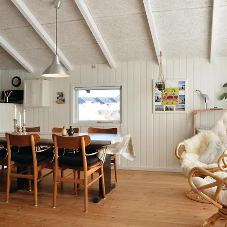 Holiday home Gorgeous In With Kitchen *