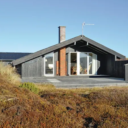 Gorgeous In With Kitchen Holiday home